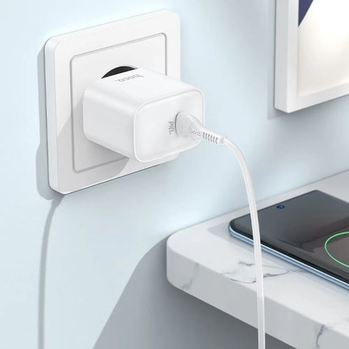Cargador Casa Hoco DC67 PD20W Cable Tipo C a Lightning Blanco - SEC